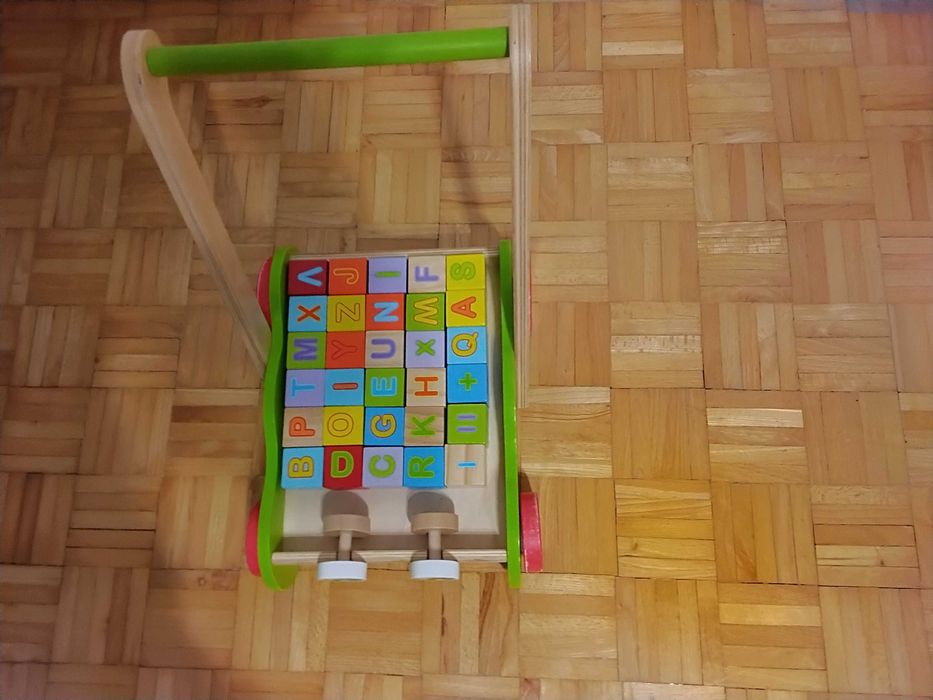 Zabawka Edukacyjna Wózek Pchacz z Drewnianymi Klockami 30 SZT Klocków