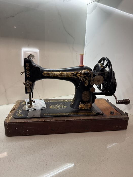 máquina de costura antiga Singer
