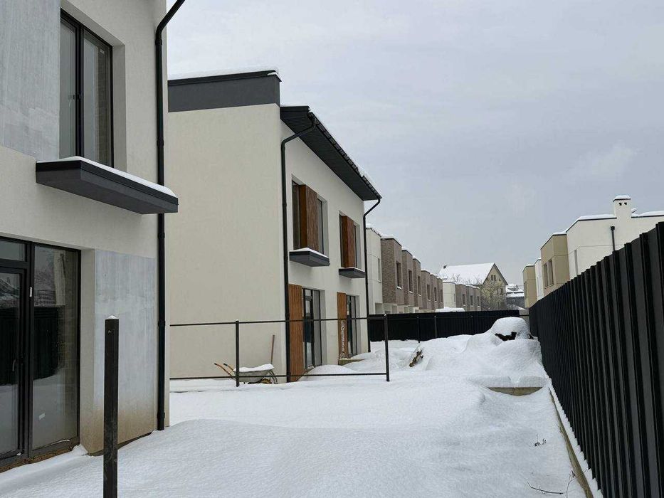 Дуплекс в топовій локації в Крихівцях