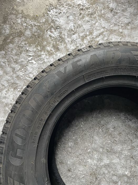 235/60r16 goodyear efficientgrip suv 4x4