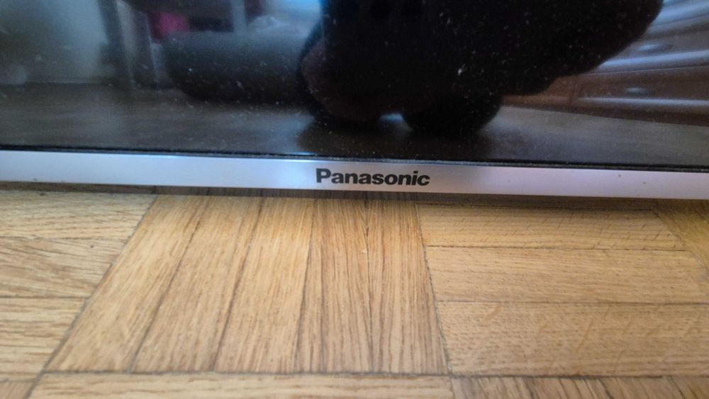 TV Panasonic VIERA 50'', montowanie na ścianie
