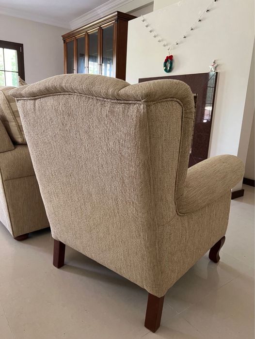 IMPECÁVEL - Sofá, 2 cadeirões e 2 almofadas