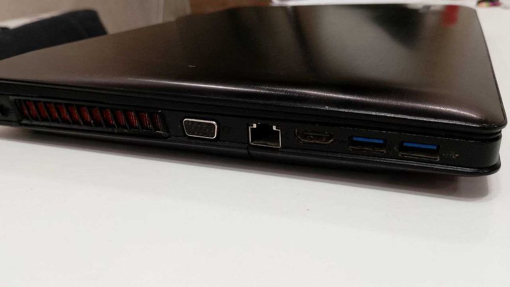Ігровий ноутбук Lenovo Y500, Intel Core i7, дві дискретні відеокарти, SSD та HDD диски і т.д.