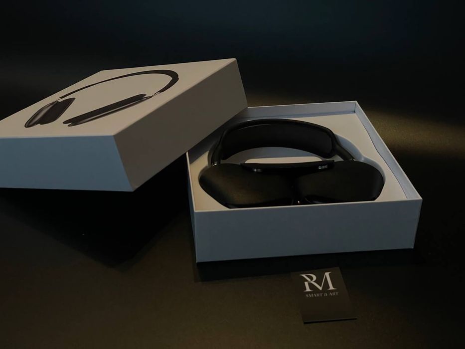 AirPods Max — Premium RM Edition