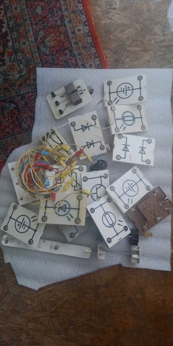 Учебний набор полупроводникових приборов ндп-2