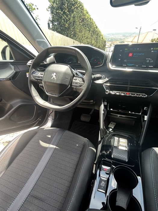 Peugeot e208 Allure 2023 / SOH: 98,5%