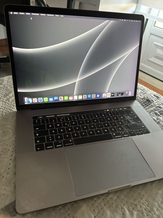 Macbook Pro pouco usso