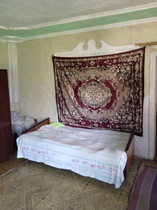 . Будинок із земельною ділянкою.