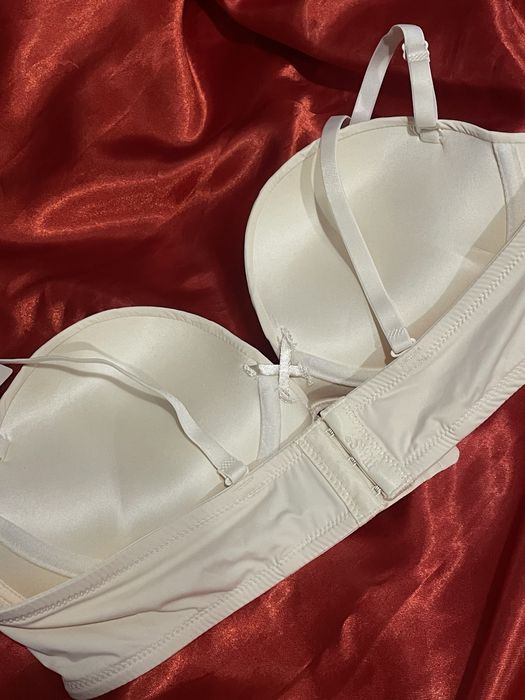 Бюстгальтер з пушап