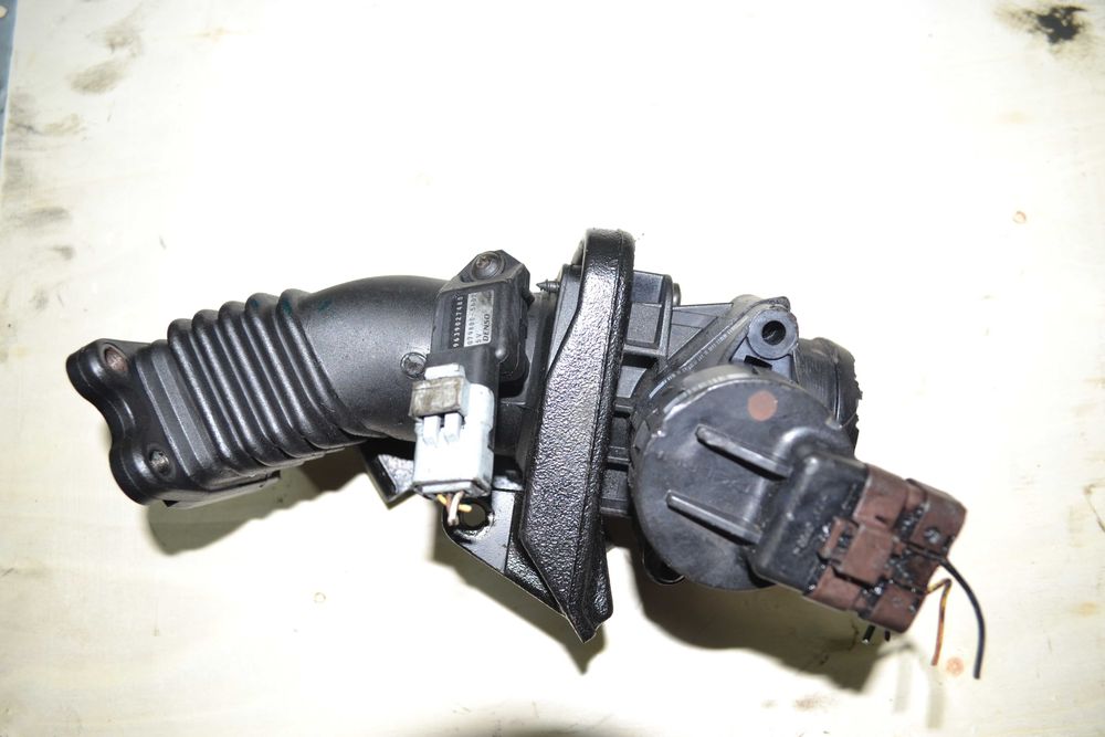 Дросельна заслінка Ford Focus 2 1.6tdci 2004-2011 9643836980