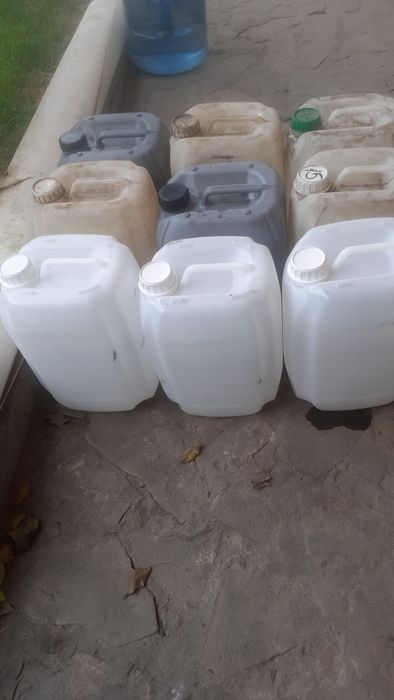 Канистры      пластиковые