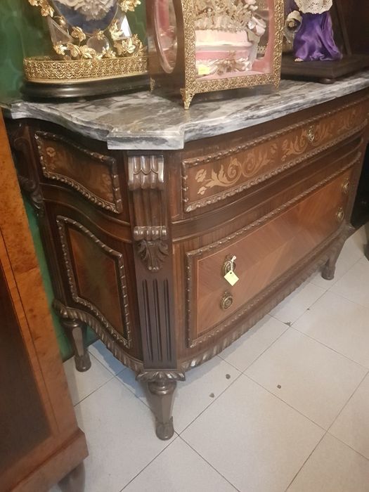 Cômoda antiga D.Maria