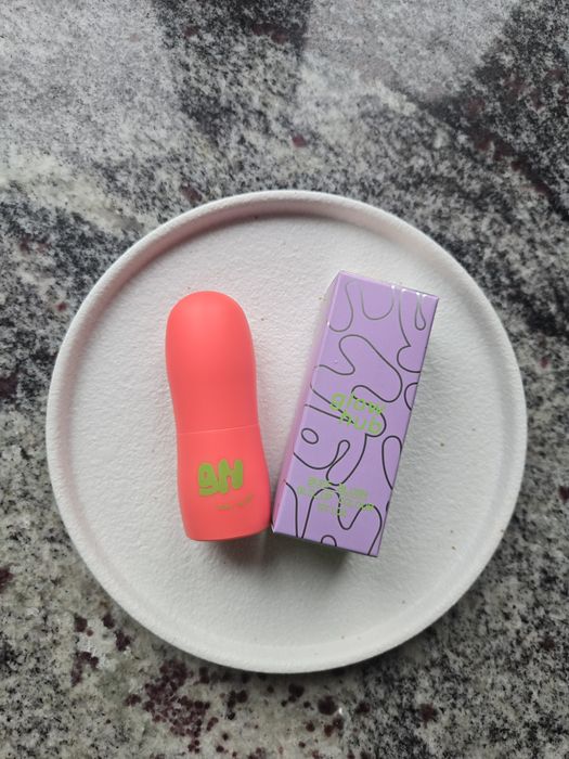 Glow Hub Buff Blush róż do policzków w kremie w sztyfcie