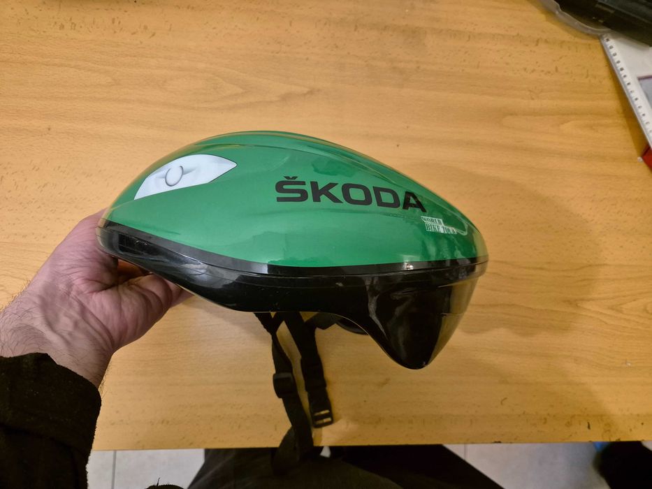 Capacete de bicicleta verde SKODA