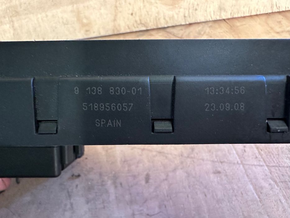 Módulo Caixa de Fusíveis BMW E60 E61 520D 525D 530D 9138.830-01