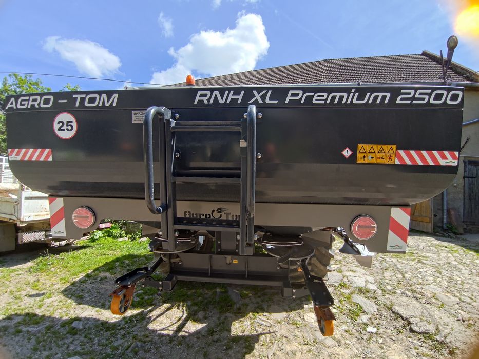 Rozsiewacz nawozów Agro-Tom RNH XL Premium 2500