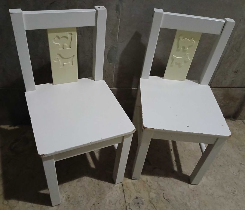 Par de cadeirinhas Ikea Kritter (mobiliário infantil)