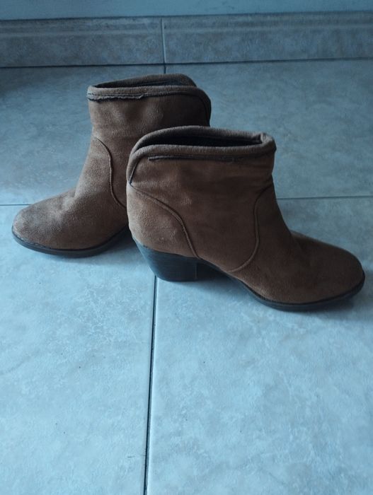Botas, castanhas, tamanho 36