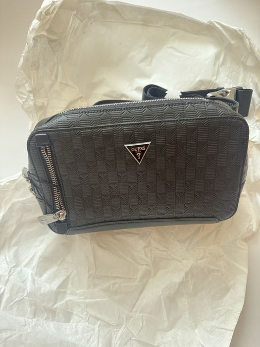 Сумка Guess Мужская черная поясная сумка с узором