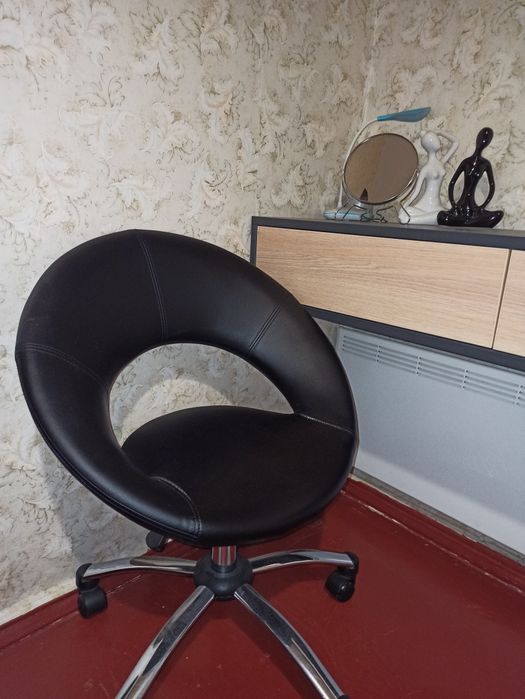 Крісло для дому чи бізнесу