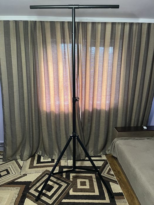 Стійка, тринога для led par, світлових приладів, голів.