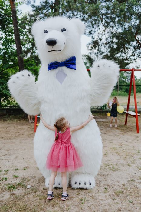 Biały Miś Barni żywa maskotka na imprezę
