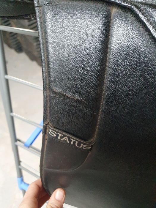 Siodło status syntetyczne