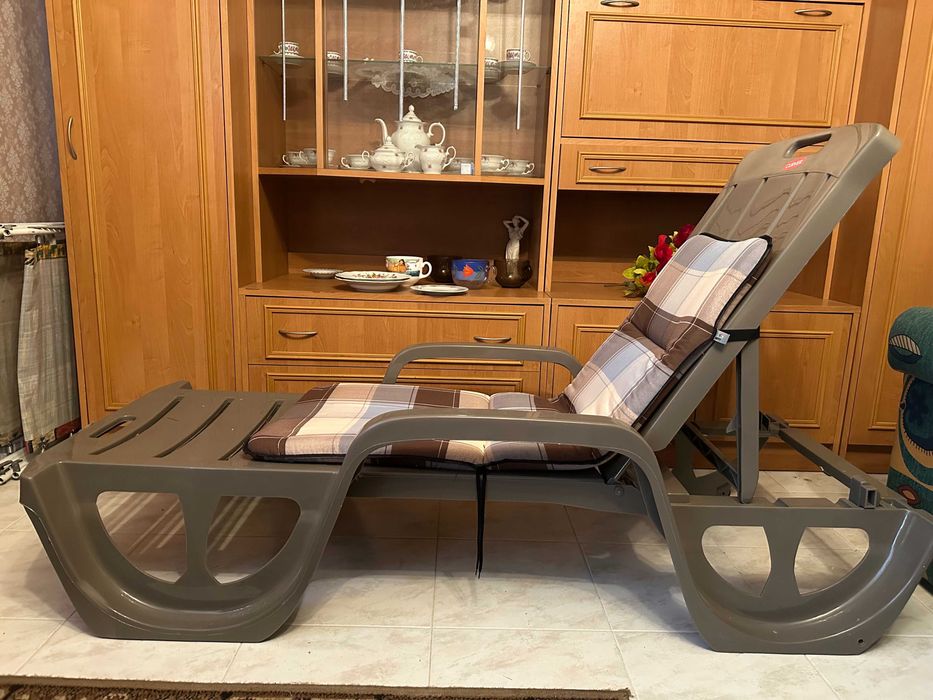 Leżak ogrodowy (plastikowy)