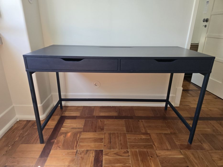 Secretaria Ikea com gavetas