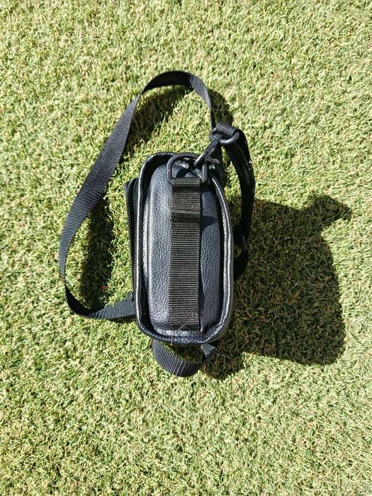 Case Logic Mala de Ombro Preta 11×16×8cm – Vários Compartimentos