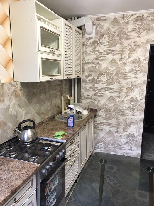 Кухонні меблі білі