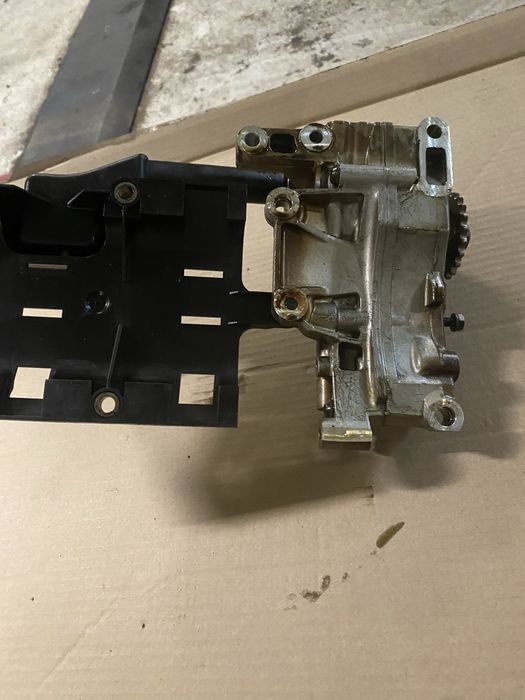 pompa oleju smok oleju n43 BMW e92 e90 e87 e60