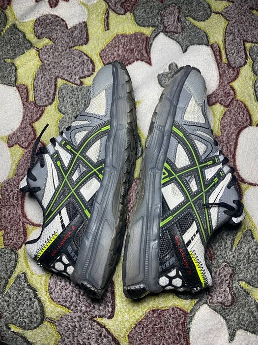 Продам кросівки Asics