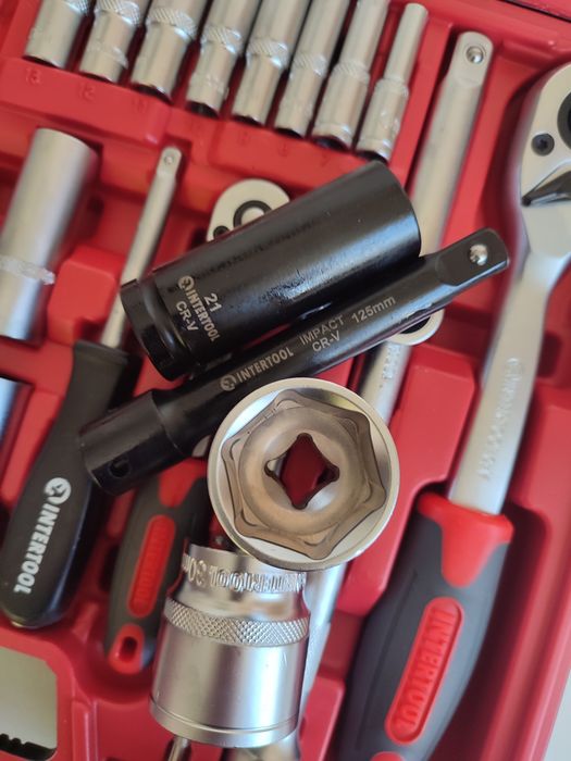 Набір інструментів 1/2" & 1/4" 111 од, головки подовжені 15,17,19,21,22 INTERTOOL ET-9111