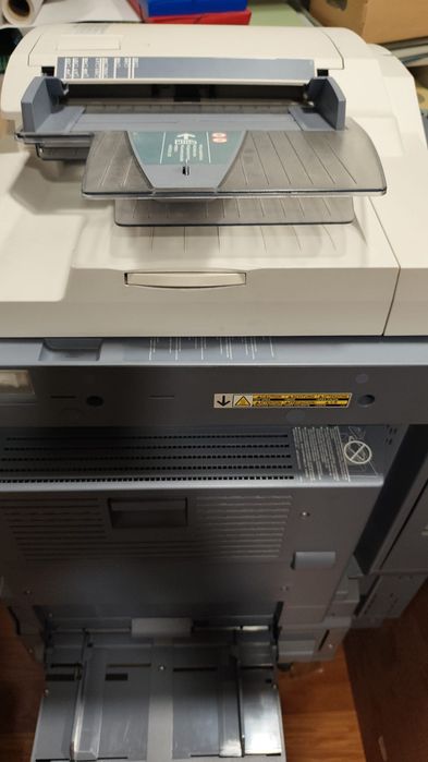 2 plotters e impressora grande para manutenção