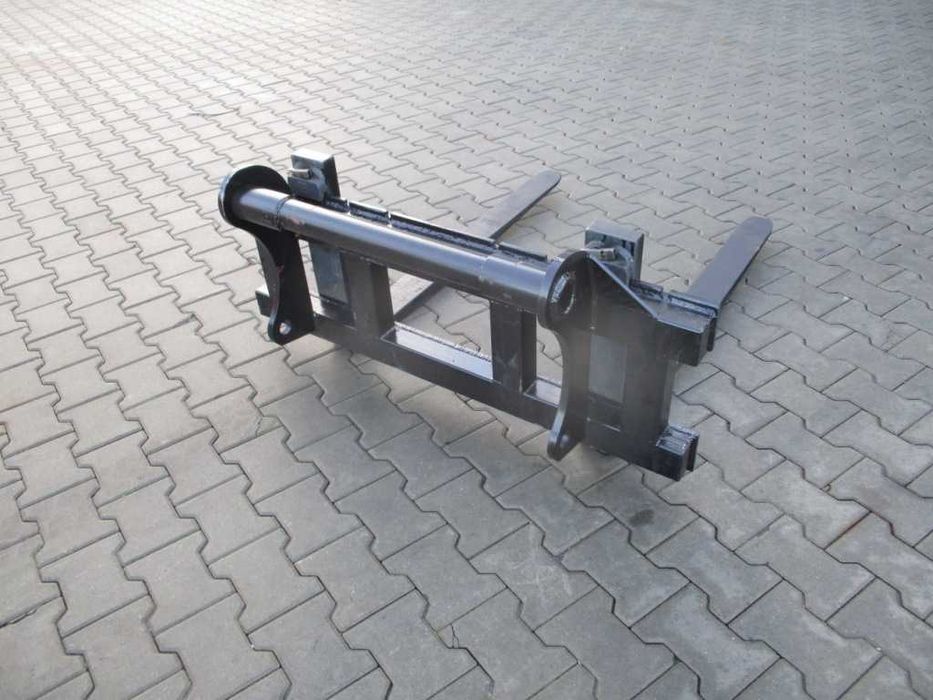 Рамка з вилами на Manitou