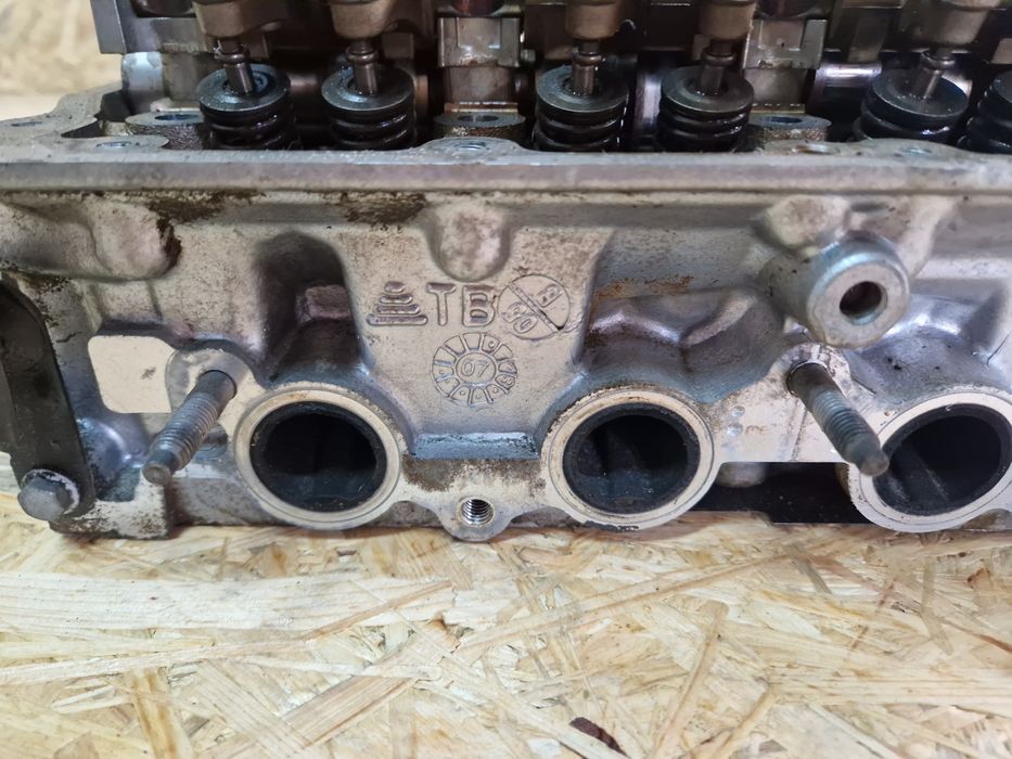 Głowica silnika Renault 1.2