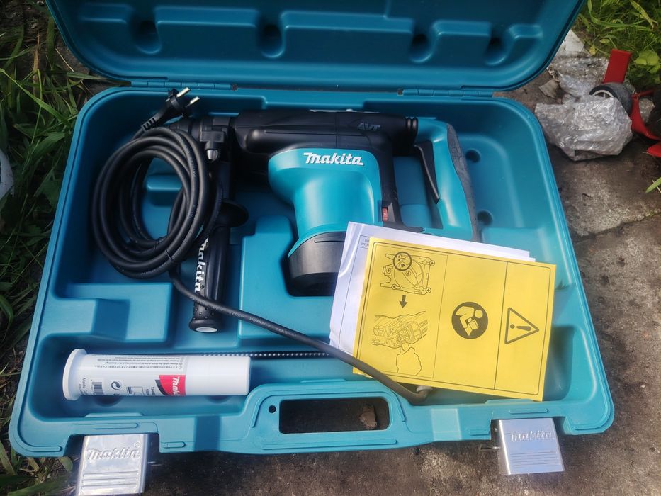 Młotowiertarka Makita HR3210C