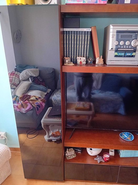 Móvel de sala - madeira (COMO NOVO)