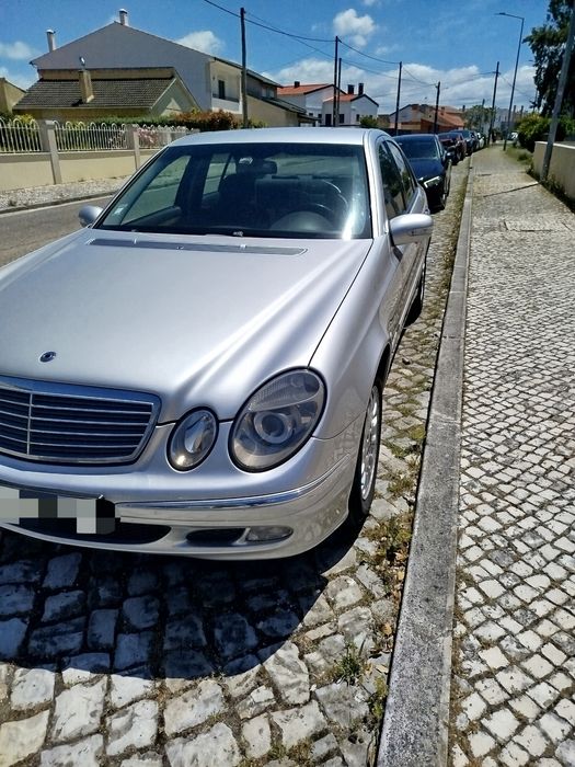 Mercedes-Benz 220e