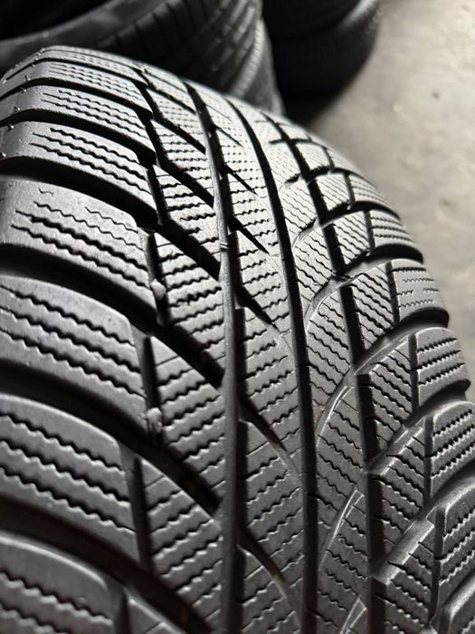 215/55R17 Bridgestone 2025p