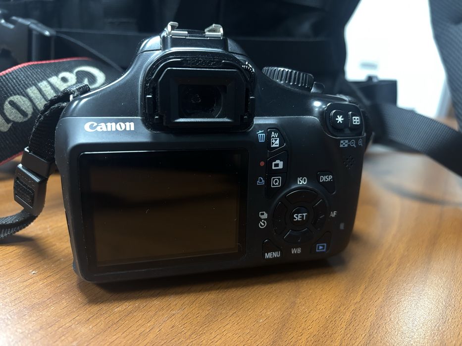 Фотоапарат Canon EOS 1100d