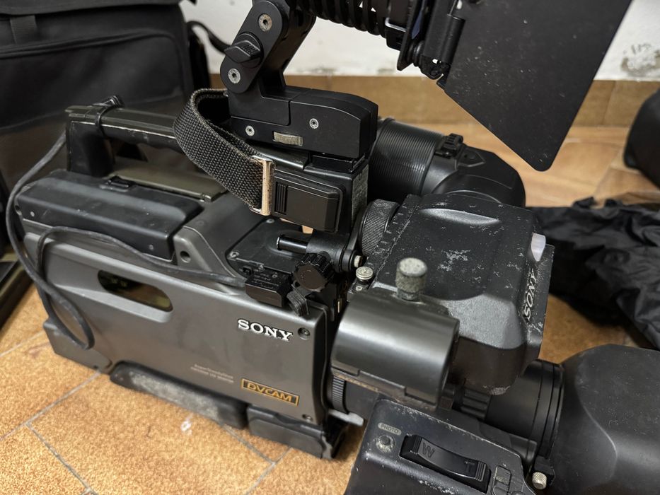 Câmera Sony DSR-250P + Acessórios