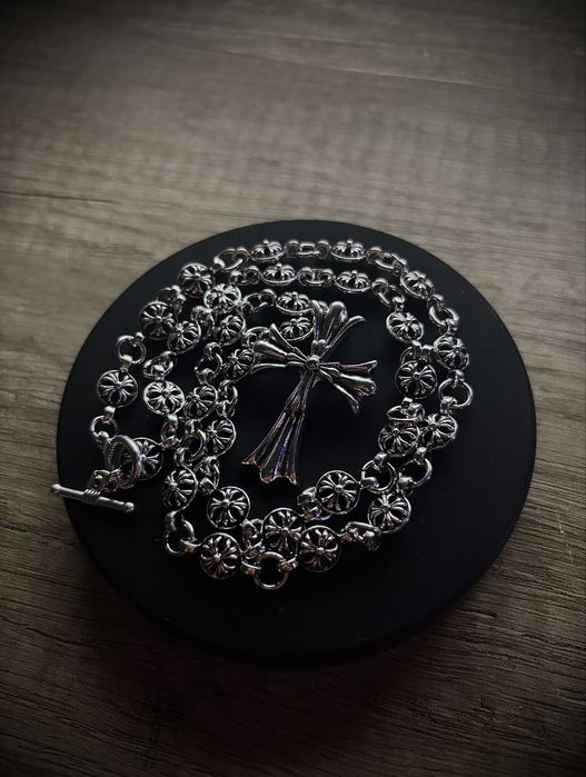 Naszyjnik w stylu chrome hearts