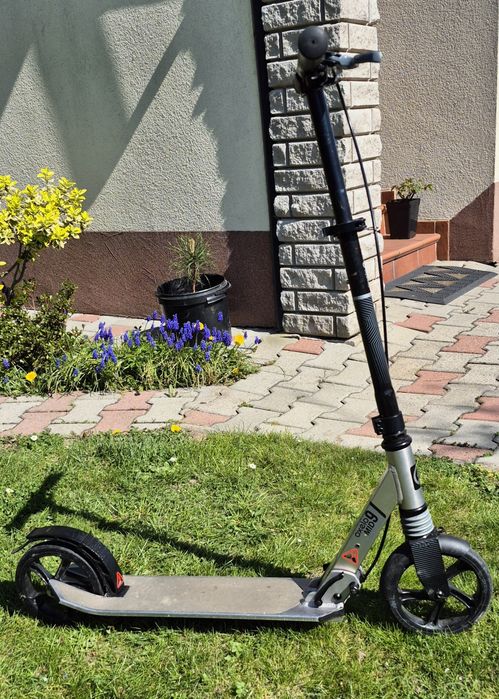 Hulajnoga Oxelo mid 9 czarna z Decathlonu
