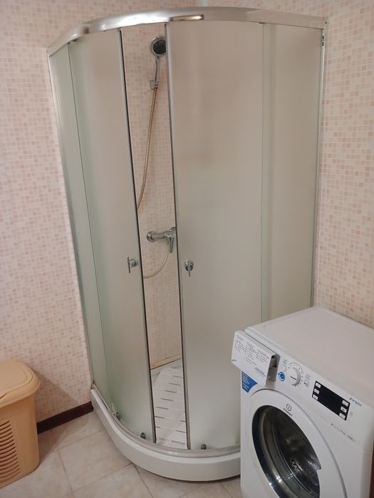 Сдам домик(ЗДАМ будиночок) с местом для автомобиля во дворе