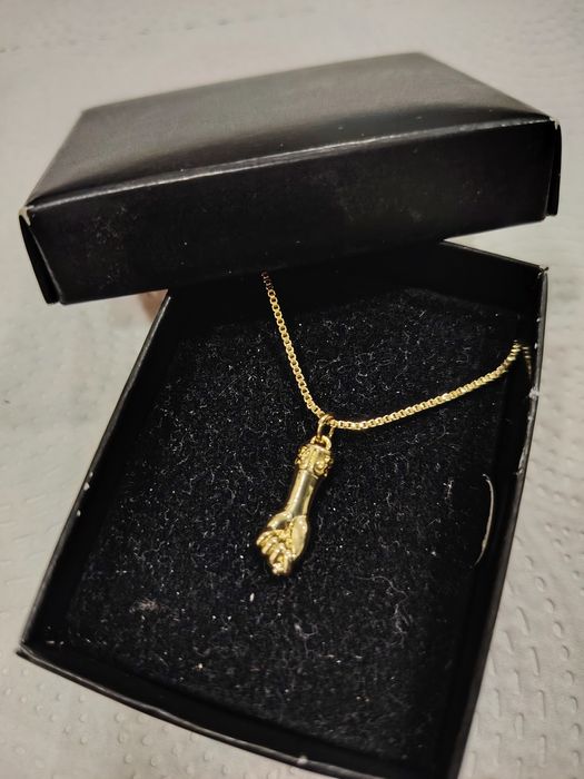 20€ fio 25,cm com mão de figa  banho a ouro 24k entrego em Rio tinto o