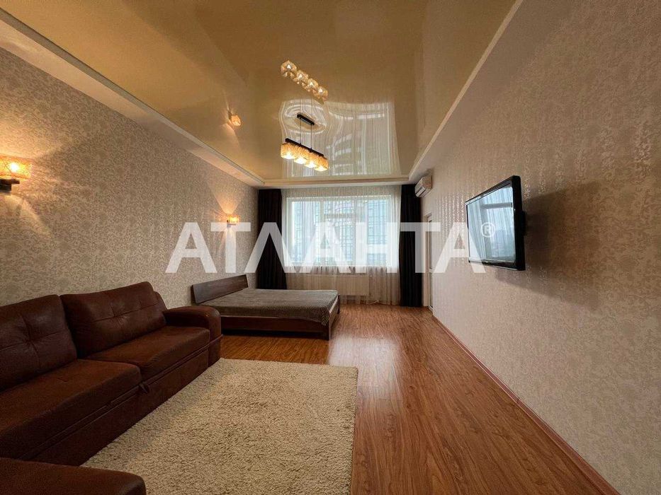 ЖК «1 Жемчужина»: квартира з меблями, технікою та паркінгом