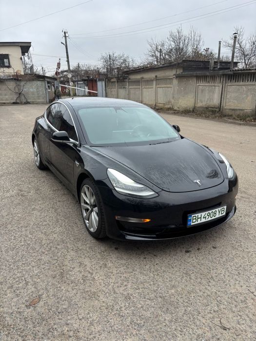 Оренда Tesla Model 3 dual motors long range