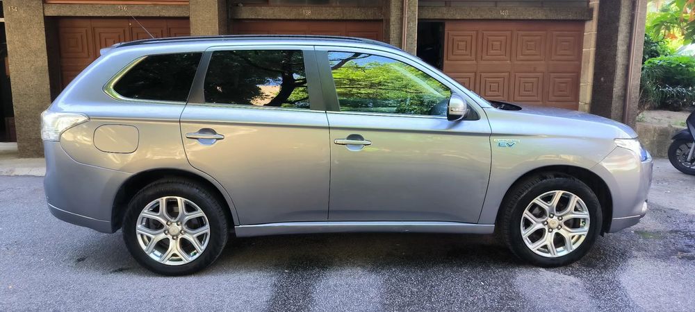 Mitsubishi Outlander 2.0 MIVEC Instyle Navi+